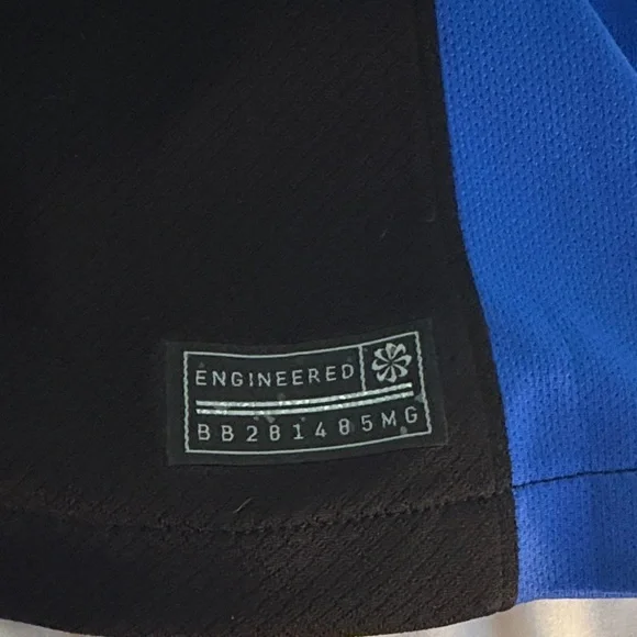 Women’s Gavi #6 FC Barcelona Black Red Soccer Jersey - Picture 6 of 8